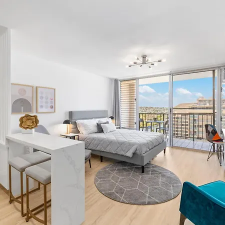 Fairway Villa Waikiki - 90 Days Minimum